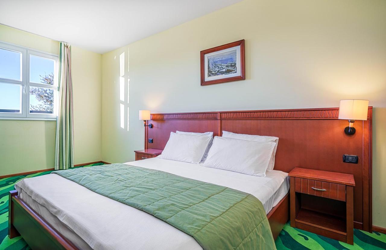 Hotel Vrata Krke Лозовац Екстериор снимка