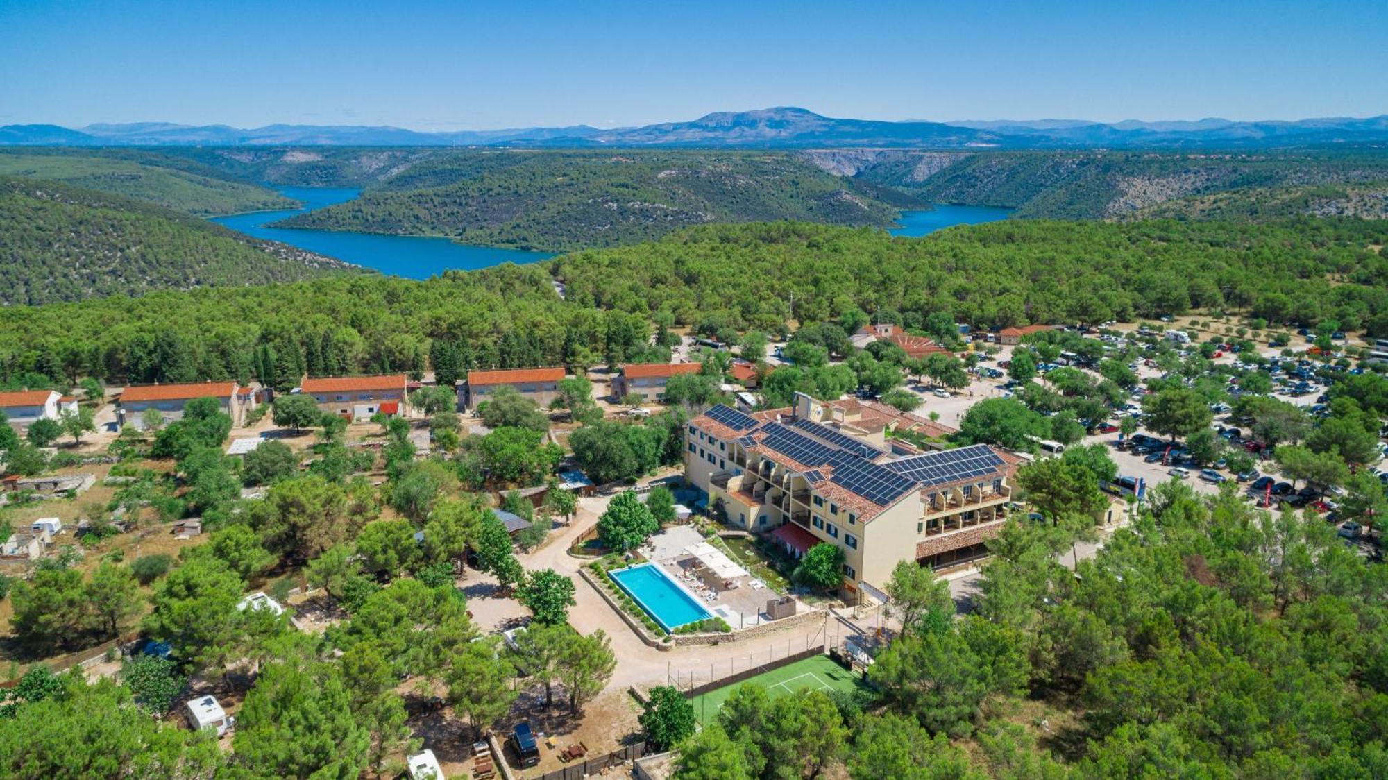 Hotel Vrata Krke Лозовац Екстериор снимка